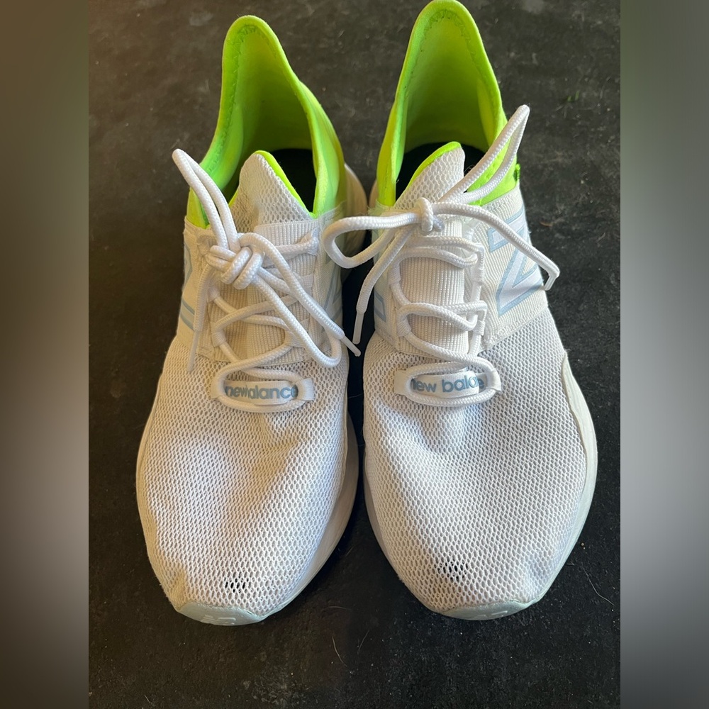 New balance ROAV size 8, these are great shoes
